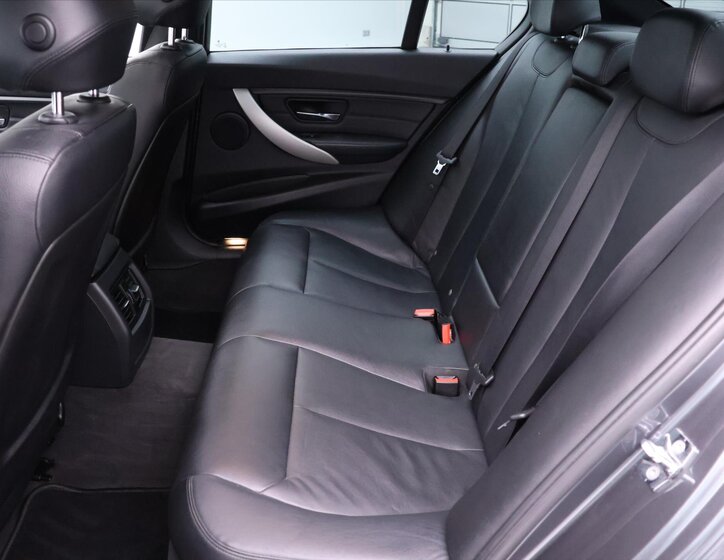 BMW Řada 3 Sedan 2,0 l 120 kw