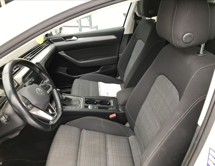 Volkswagen Passat Sedan 1,5 l 110 kw