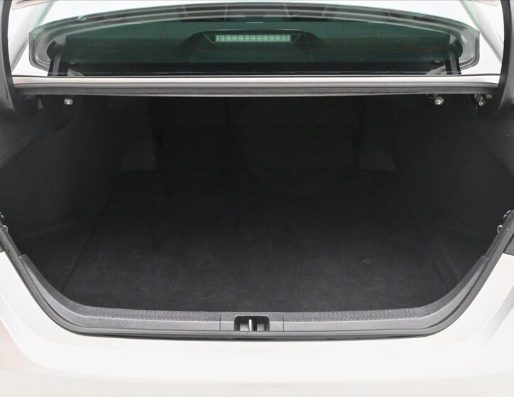 Toyota Camry Sedan / Limuzína 2,5 l 160 kw