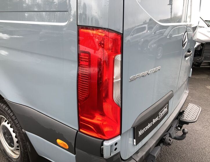 Mercedes-Benz Sprinter 9