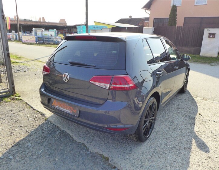 Volkswagen Golf Hatchback 1,2 l 63 kw