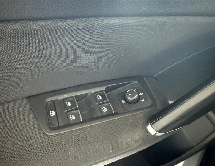 Volkswagen Touran Kombi 1,2 l 81 kw