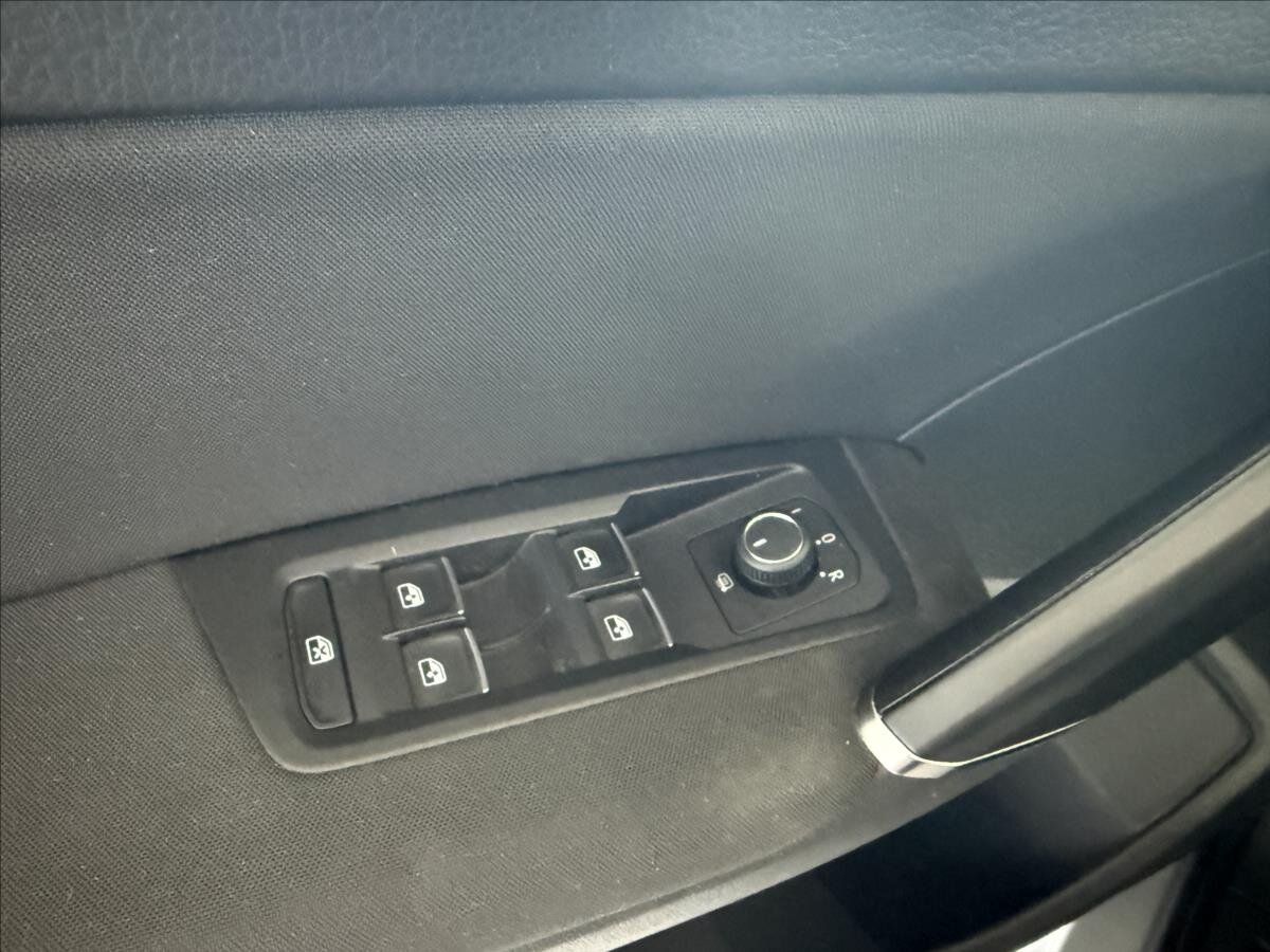 Volkswagen Touran Kombi 1,2 l 81 kw