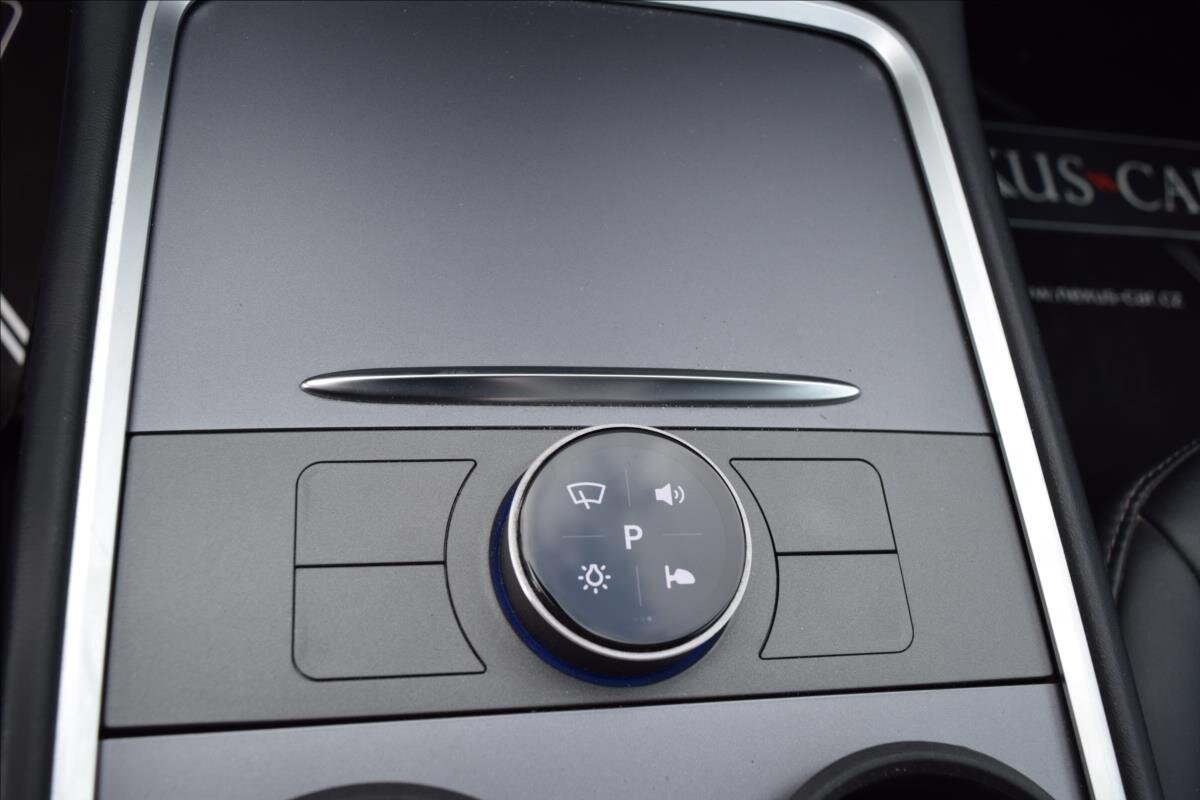 Tesla Model 3 Sedan / Limuzína 0,0 377 kw