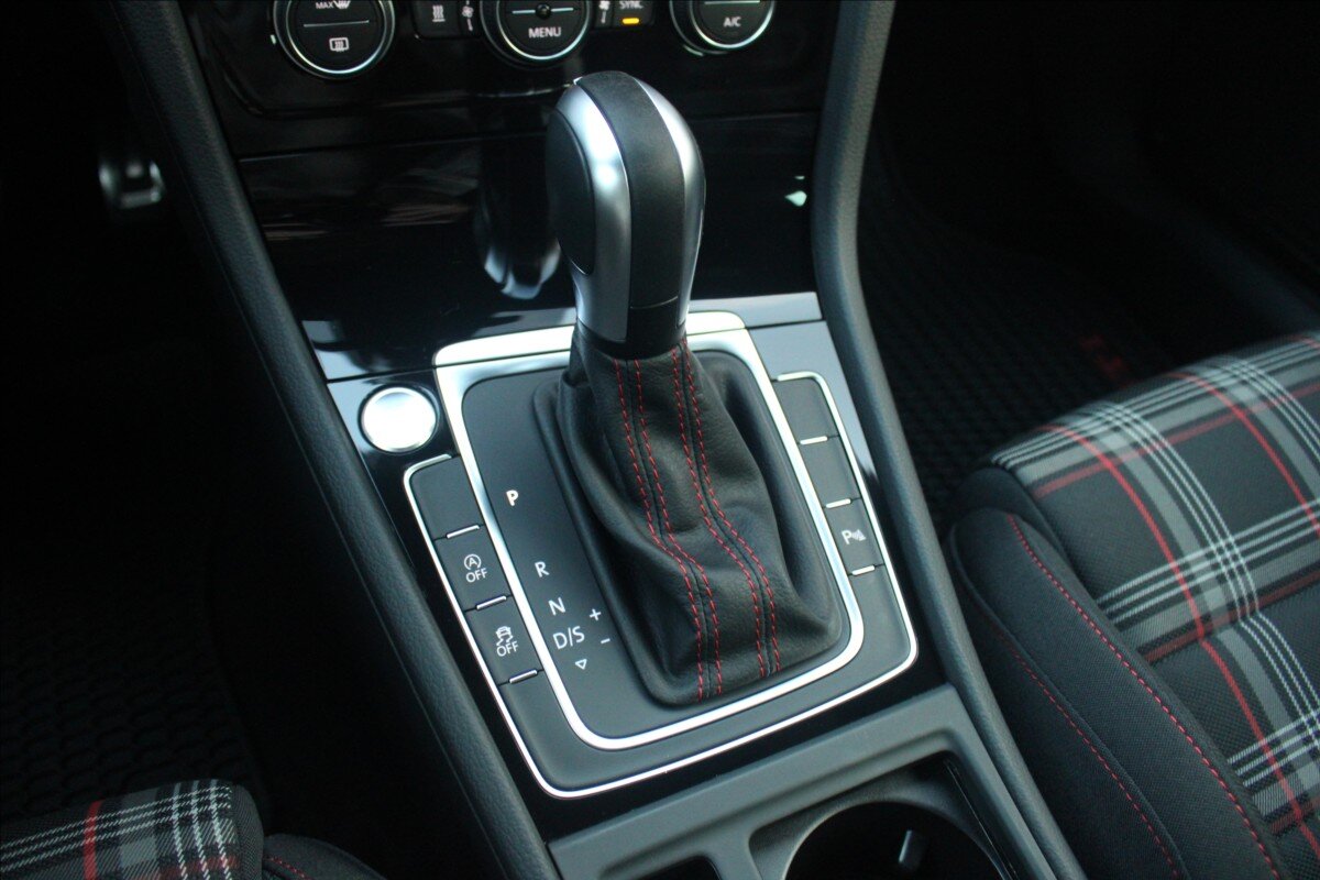 Volkswagen Golf Hatchback 2,0 l 180 kw