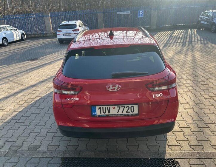 Hyundai i30 Kombi 1,5 l 71 kw