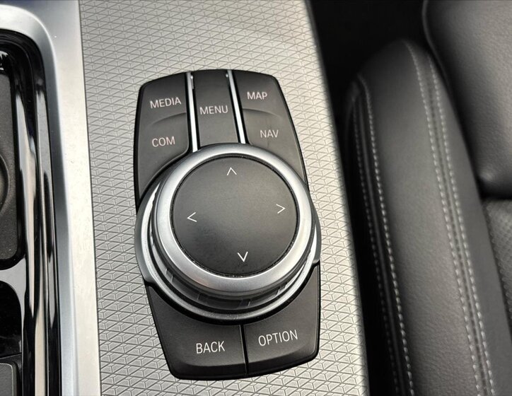 BMW X3 SUV / Terénní 2,0 l 140 kw