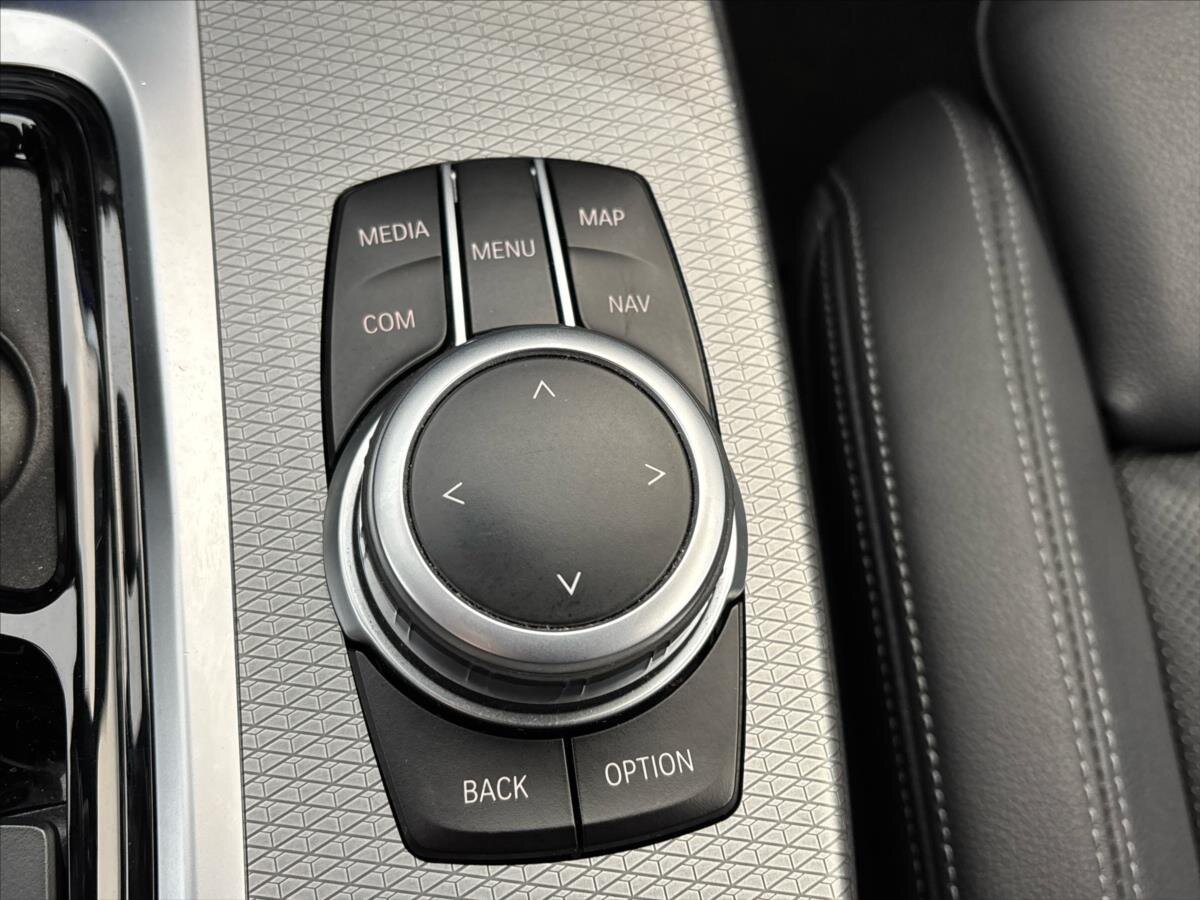 BMW X3 SUV / Terénní 2,0 l 140 kw