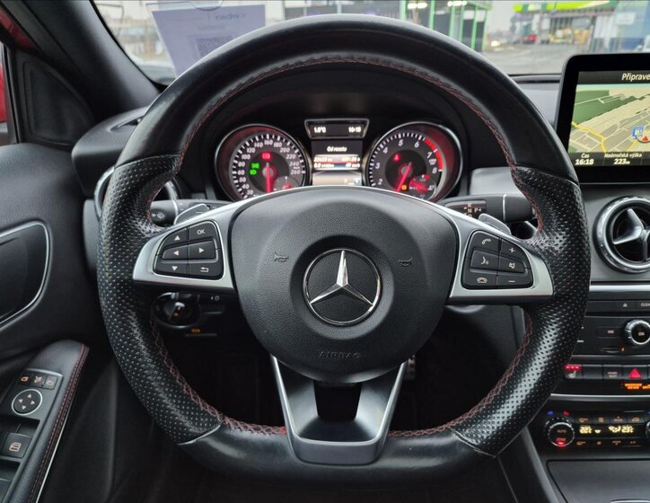 Mercedes-Benz GLA SUV / Terénní 1,6 l 115 kw