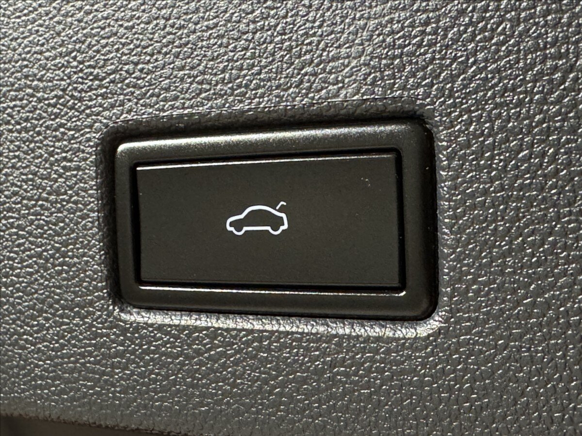 Volkswagen T-Roc SUV / Terénní 1,5 l 110 kw