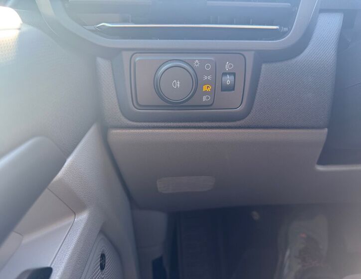 Ford Tourneo Custom 19