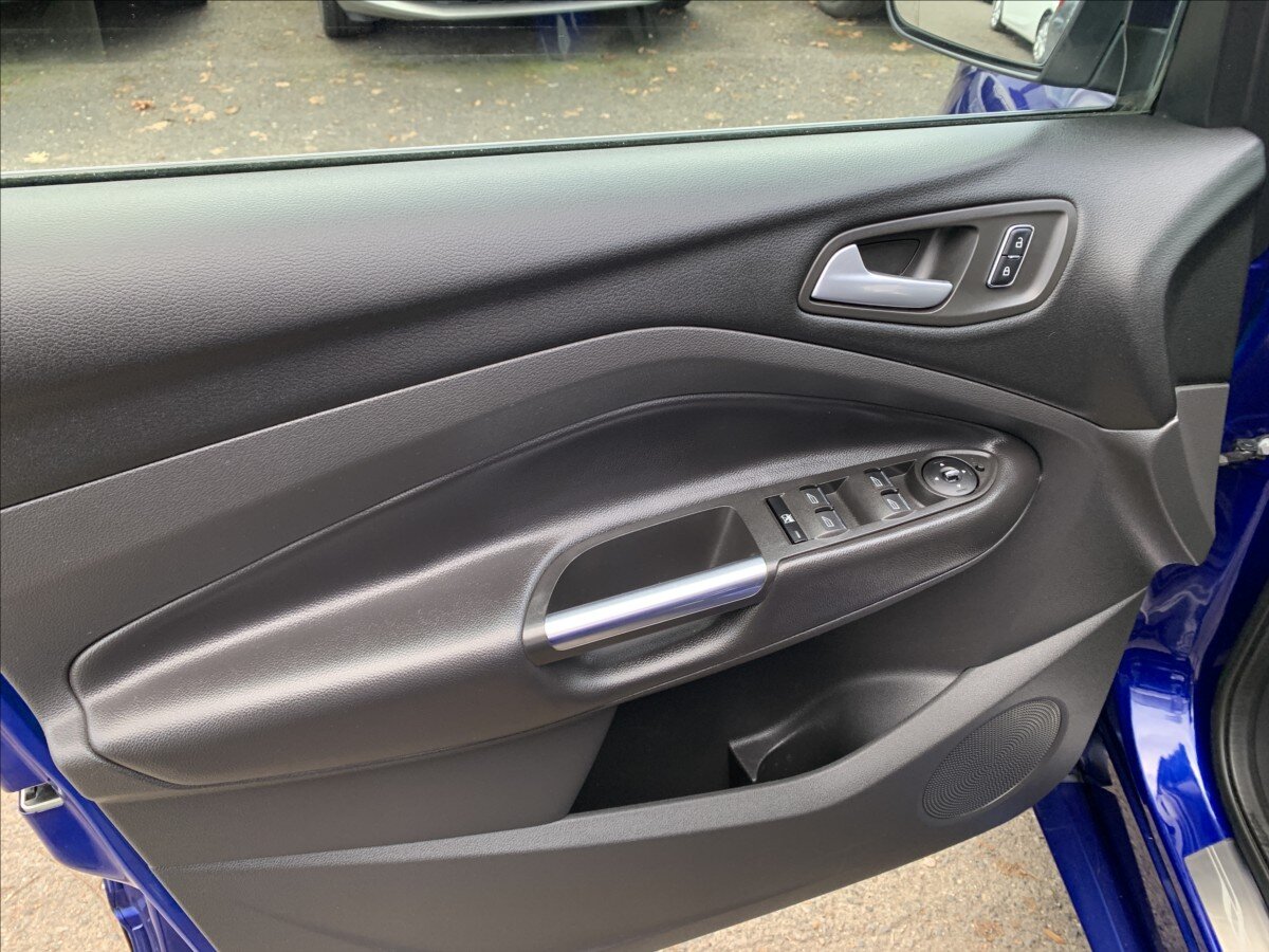 Ford Kuga SUV 1,6 l 134 kw