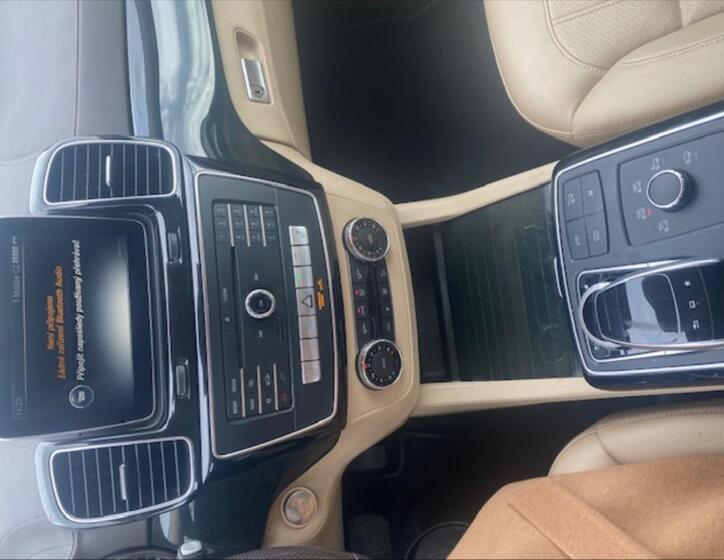 Mercedes-Benz GLE 10