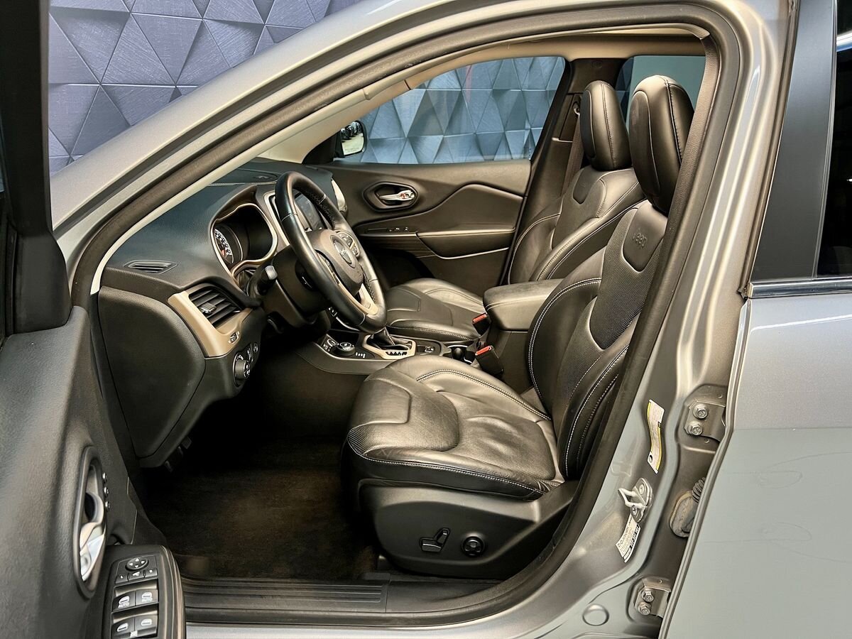 Jeep Cherokee SUV 2,0 l 125 kw