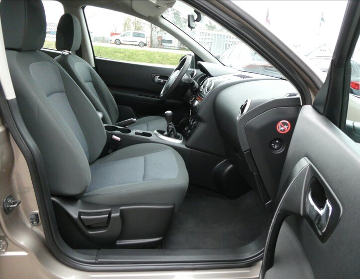 Nissan Qashqai SUV / Terénní 1,5 l 78 kw