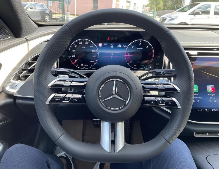 Mercedes-Benz Třídy E 8