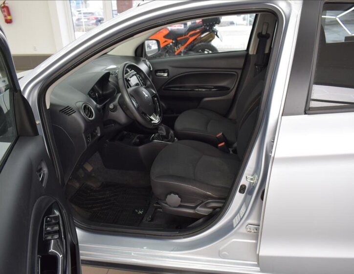 Mitsubishi Space Star 10