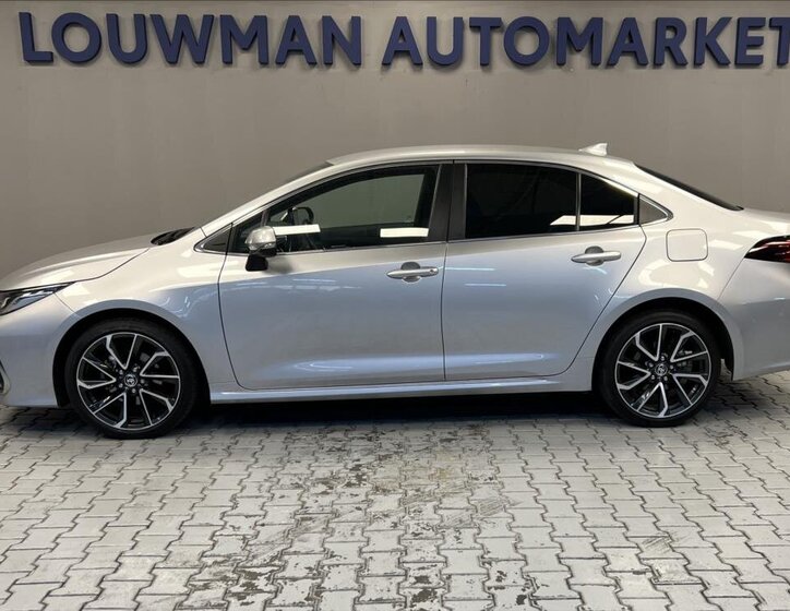 Toyota Corolla Sedan / Limuzína 1,8 l 72 kw