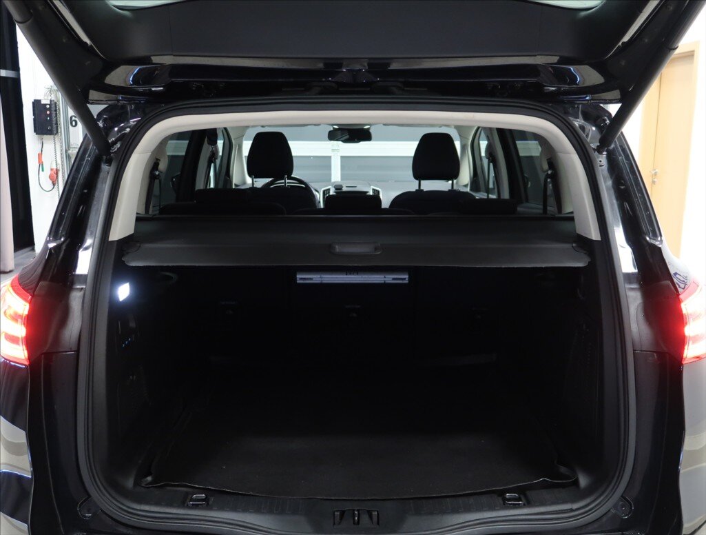 Ford S-MAX MPV 2,0 l 140 kw