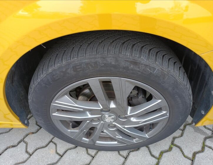 Peugeot 208 22