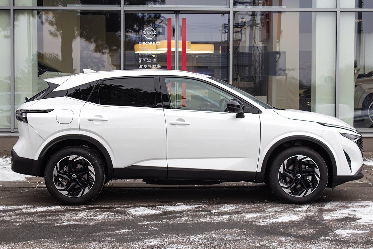 Nissan Qashqai SUV / Terénní 1,3 l 116 kw