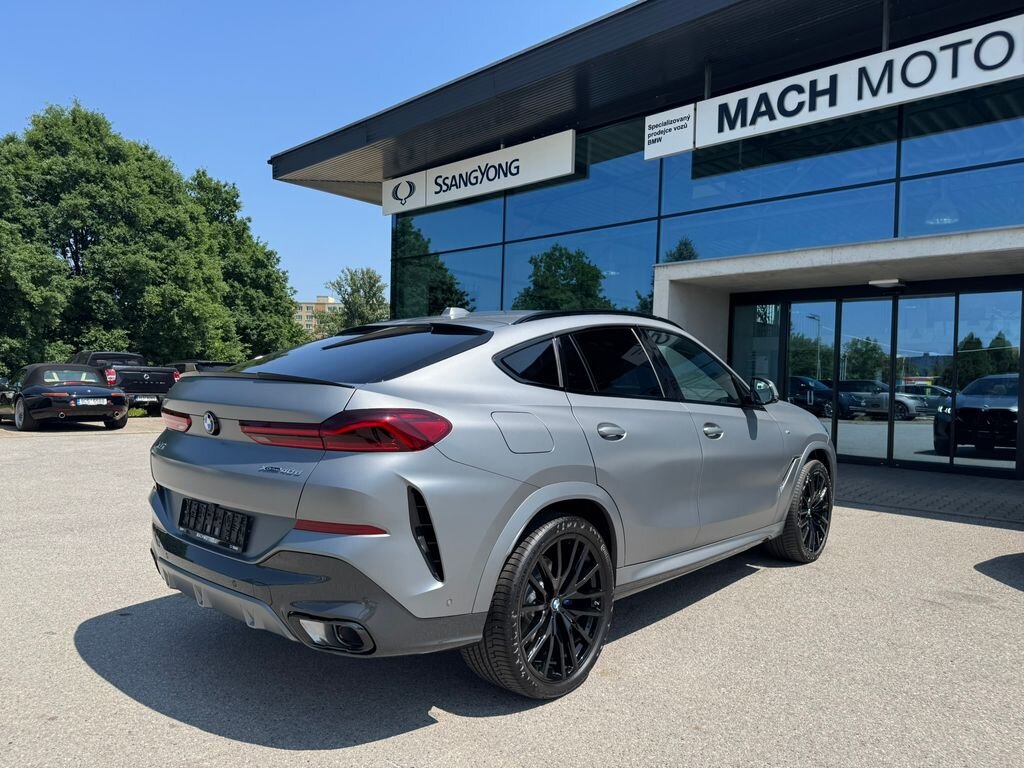 BMW X6 SUV / Terénní 4,4 l 210 kw