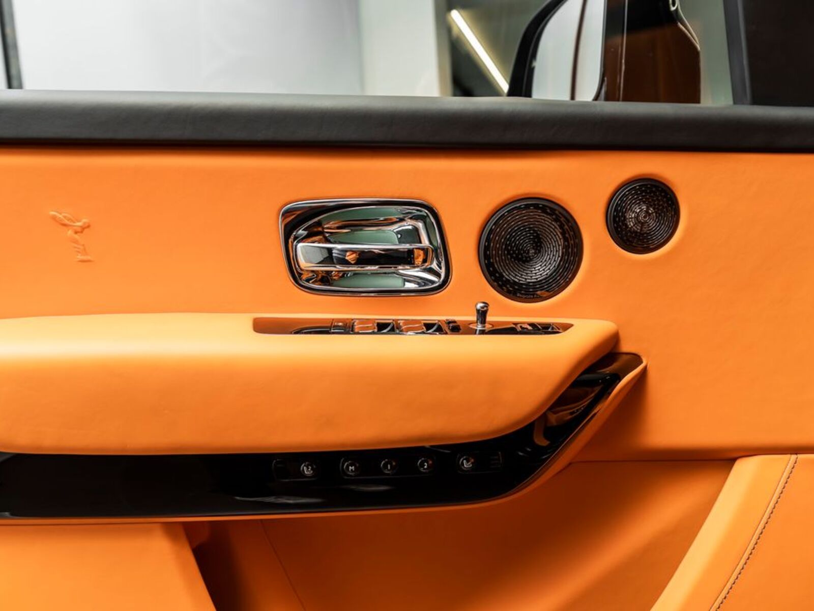 Rolls-Royce Cullinan 16