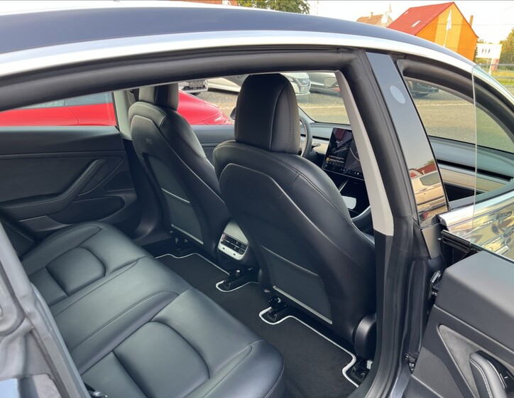 Tesla Model 3 24