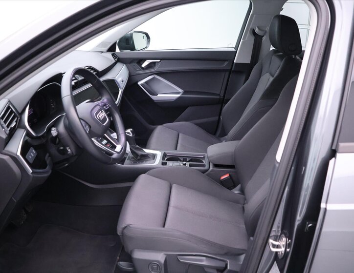 Audi Q3 SUV / Terénní 1,5 l 110 kw