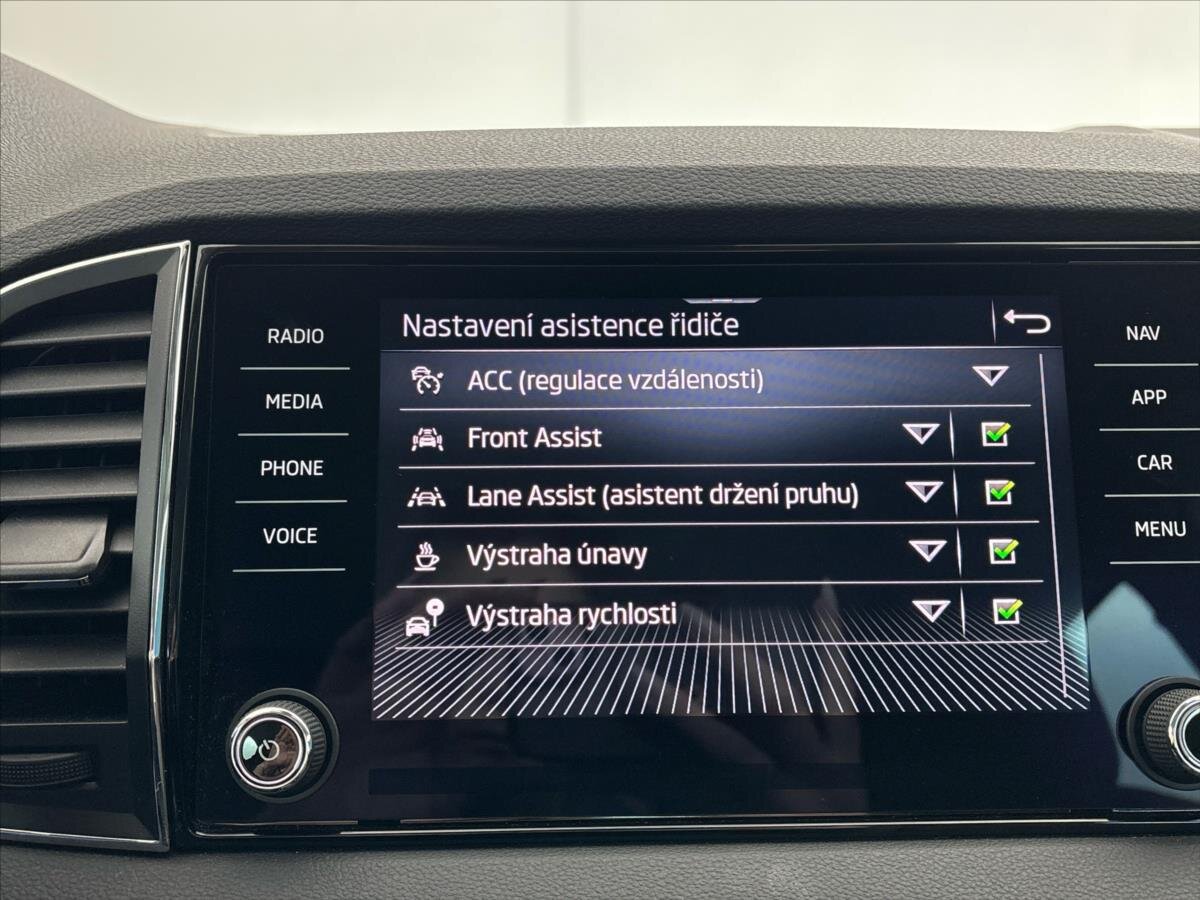 Škoda Karoq SUV / Terénní 1,5 l 110 kw