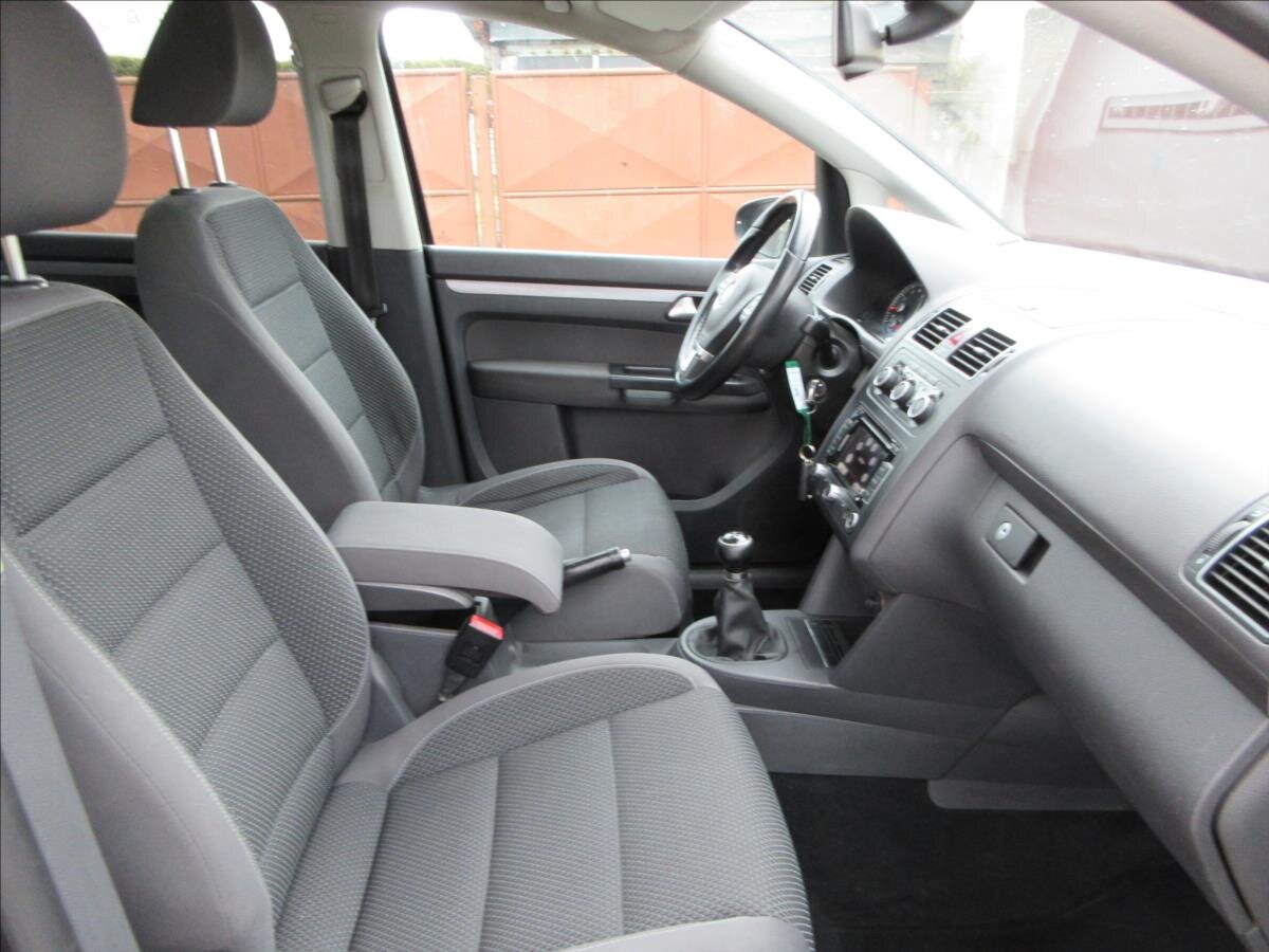 Volkswagen Touran Kombi 1,4 l 103 kw