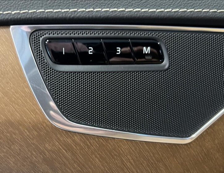 Volvo XC90 SUV / Terénní 2,0 l 240 kw