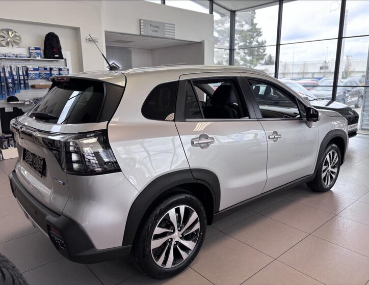 Suzuki S-Cross SUV / Terénní 1,4 l 81 kw