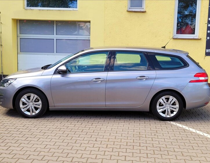 Peugeot 308 Kombi 1,2 l 96 kw