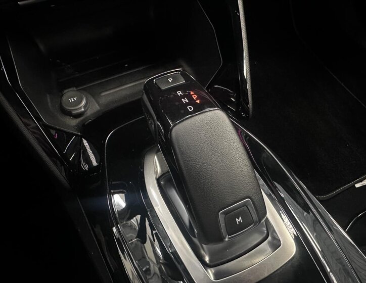 Peugeot 2008 SUV 1,2 l 114 kw