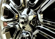 Land Rover Defender SUV / Terénní 4,4 l 467 kw