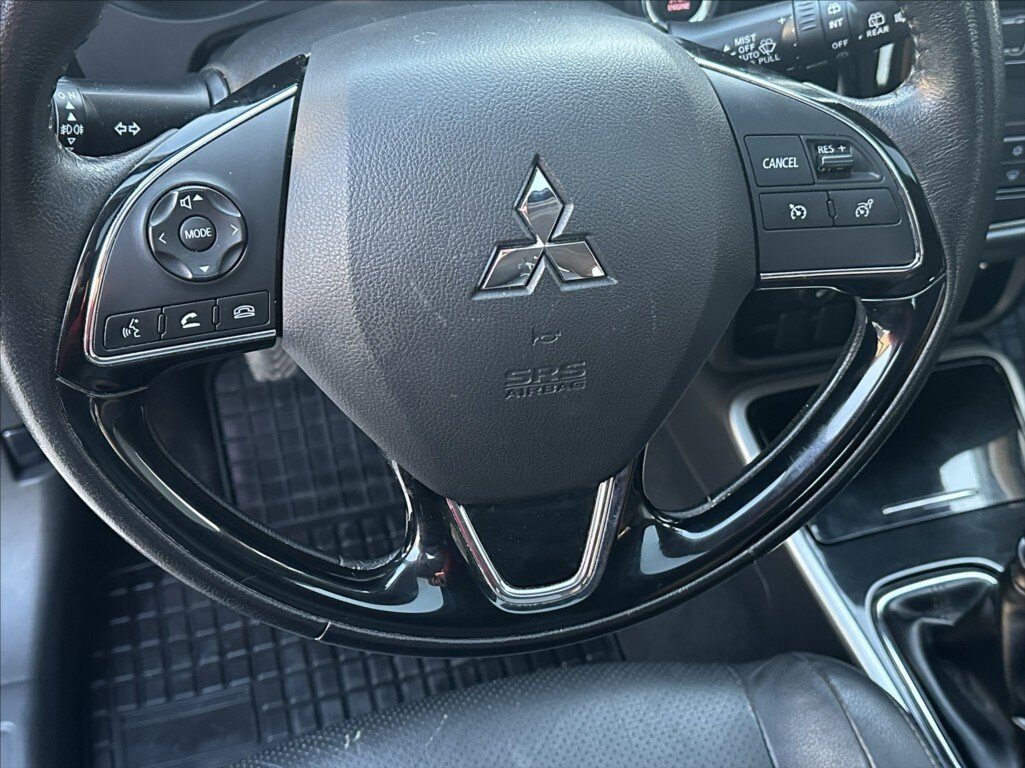 Mitsubishi Outlander SUV / Terénní 2,3 l 110 kw