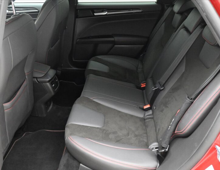 Ford Mondeo Sedan 2,0 l 140 kw