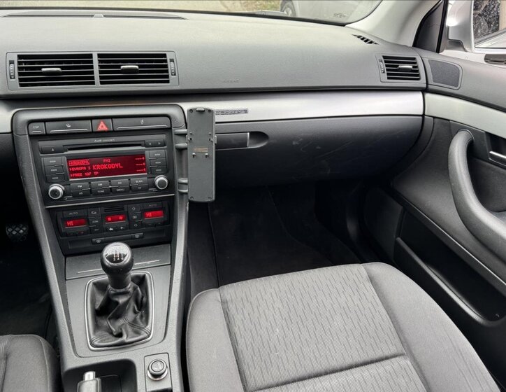 Audi A4 Kombi 2,0 l 103 kw