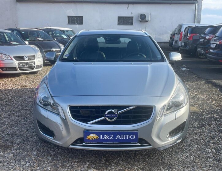 Volvo V60 Kombi 2,4 l 158 kw