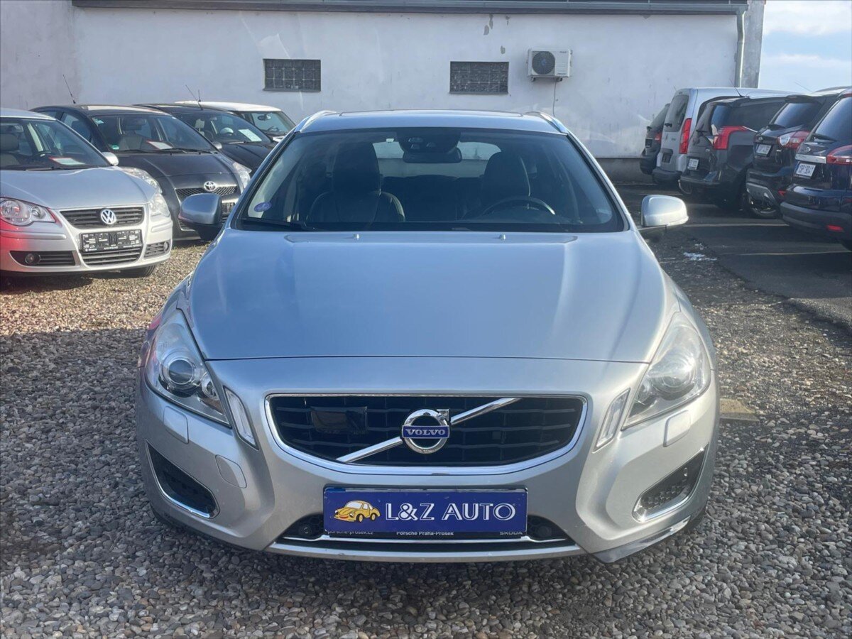 Volvo V60 Kombi 2,4 l 158 kw