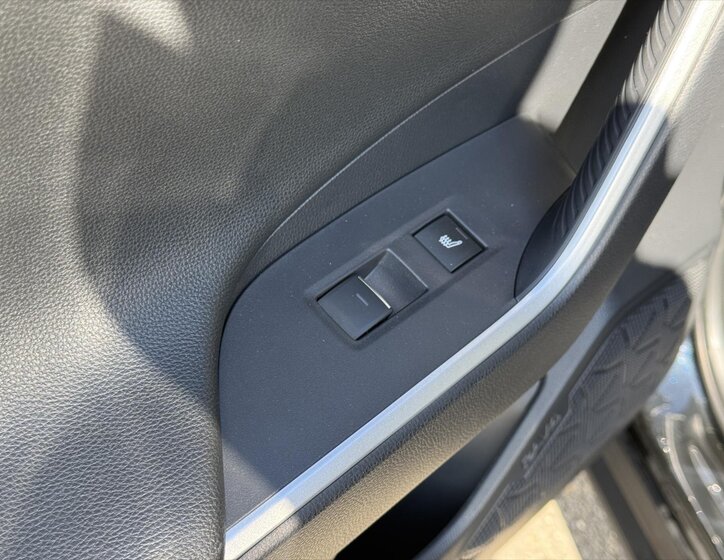 Toyota RAV4 SUV / Terénní 2,5 l 131 kw