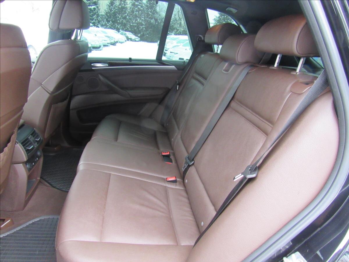 BMW X5 Kombi 3,0 l 225 kw