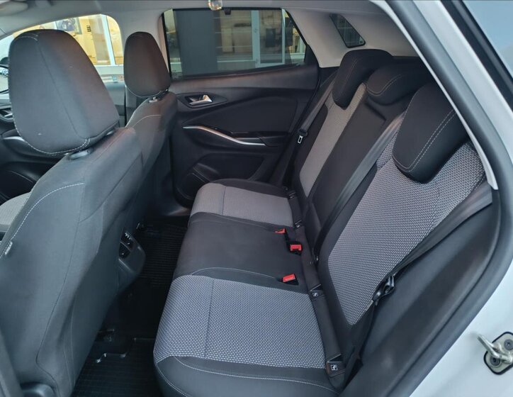 Opel Grandland X SUV / Terénní 1,2 l 96 kw