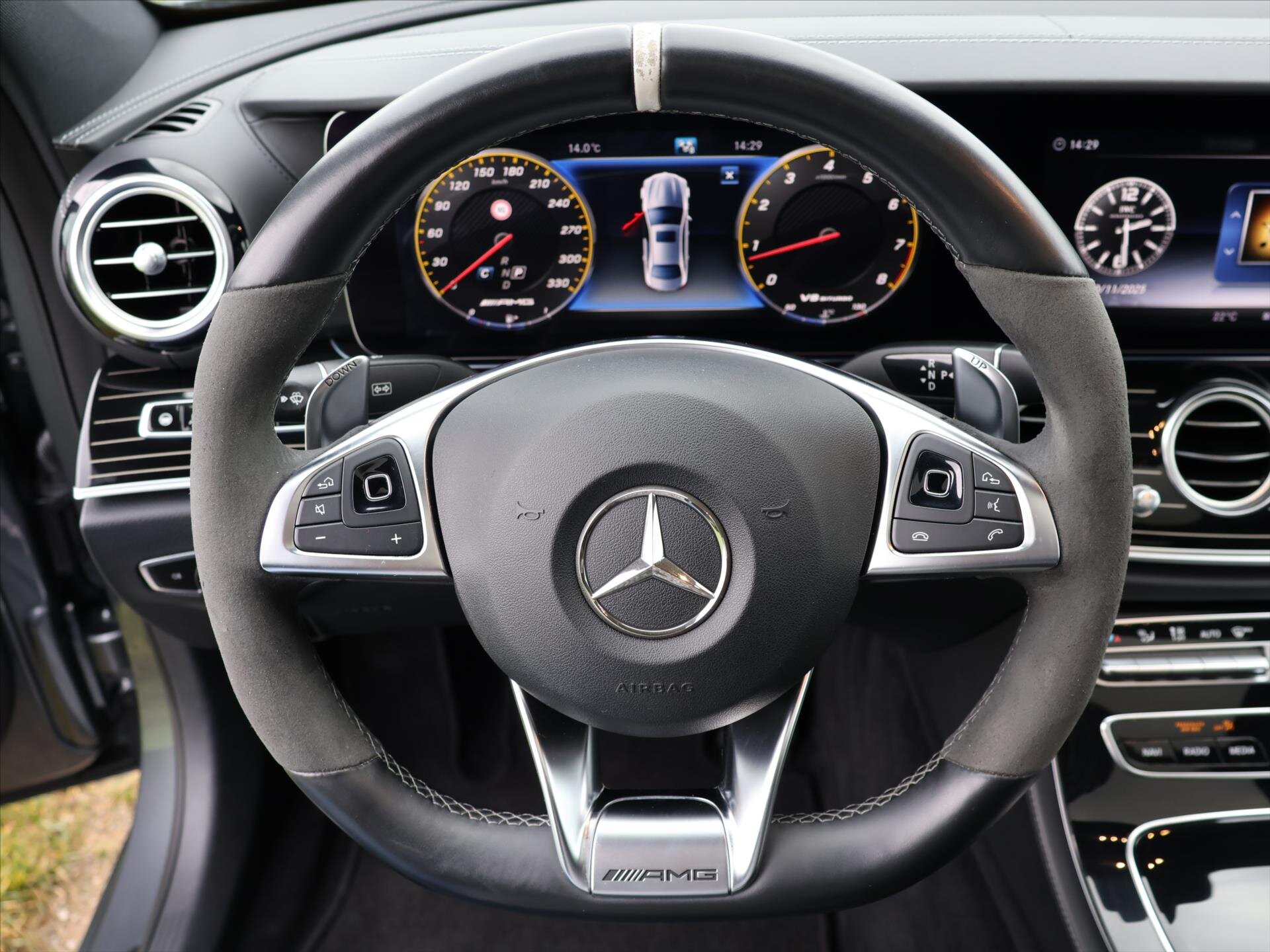 Mercedes-Benz Třídy E Sedan 4,0 l 450 kw