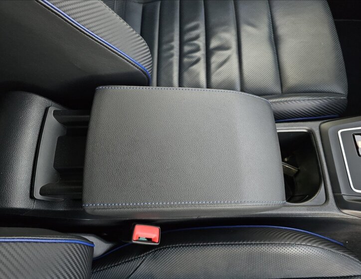 Volkswagen Golf Kombi 2,0 l 235 kw