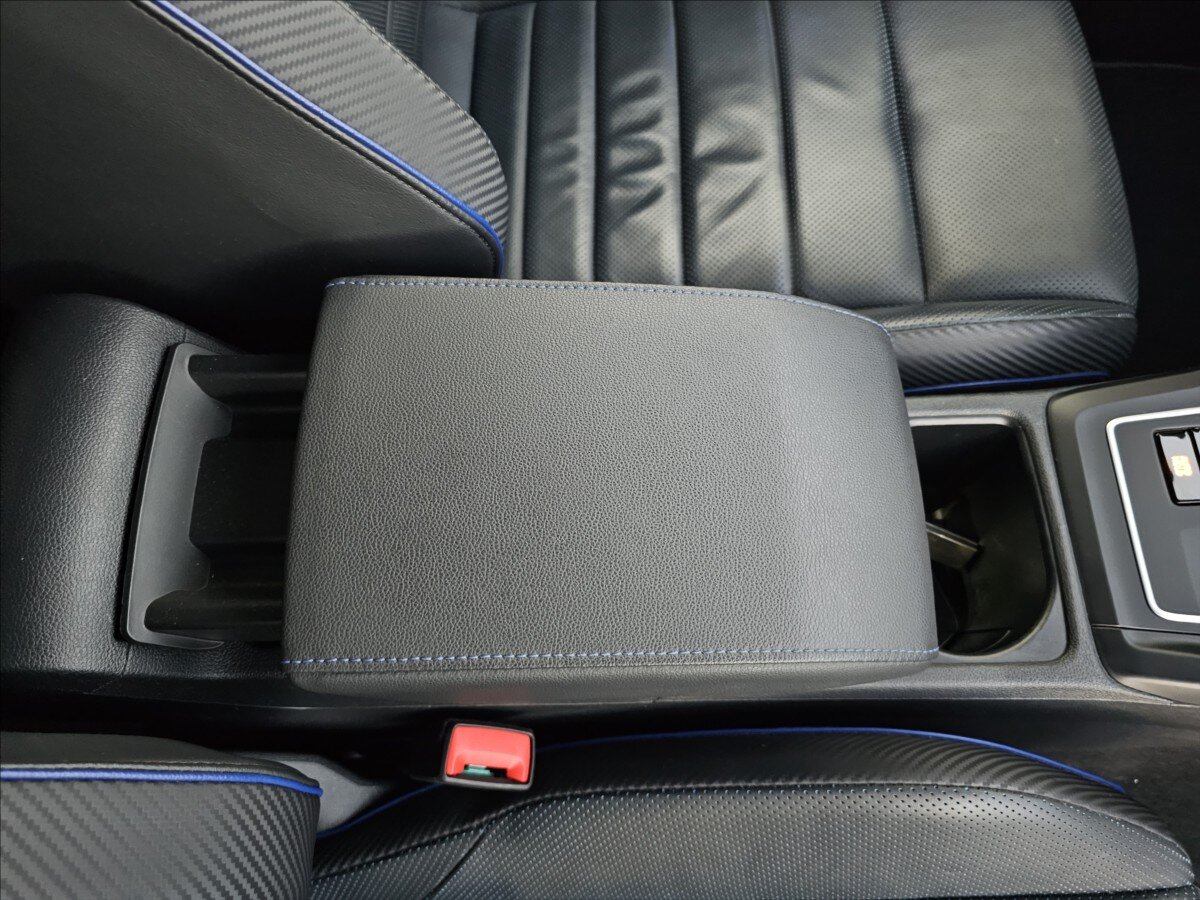 Volkswagen Golf Kombi 2,0 l 235 kw