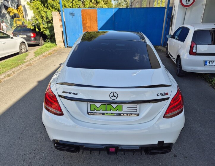 Mercedes-Benz Třídy C Sedan 3,0 l 270 kw