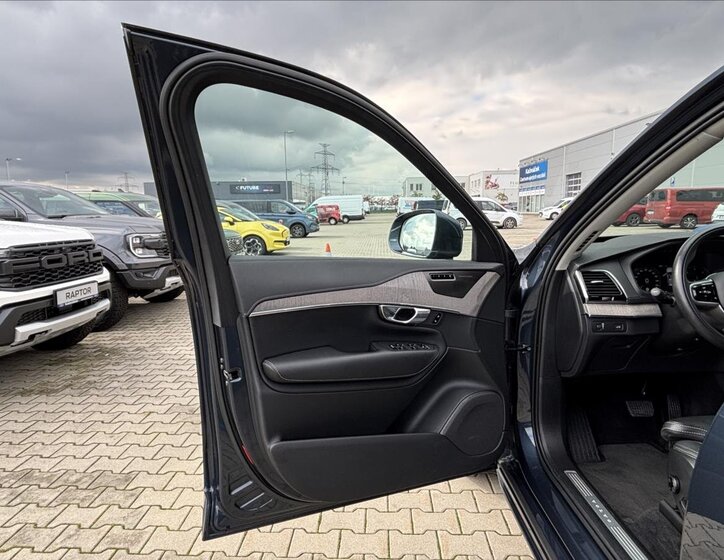 Volvo XC90 SUV 2,0 l 173 kw