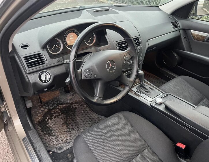 Mercedes-Benz Třídy C 9